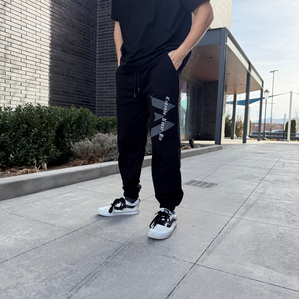 Legends Never Die Sweats (Black)