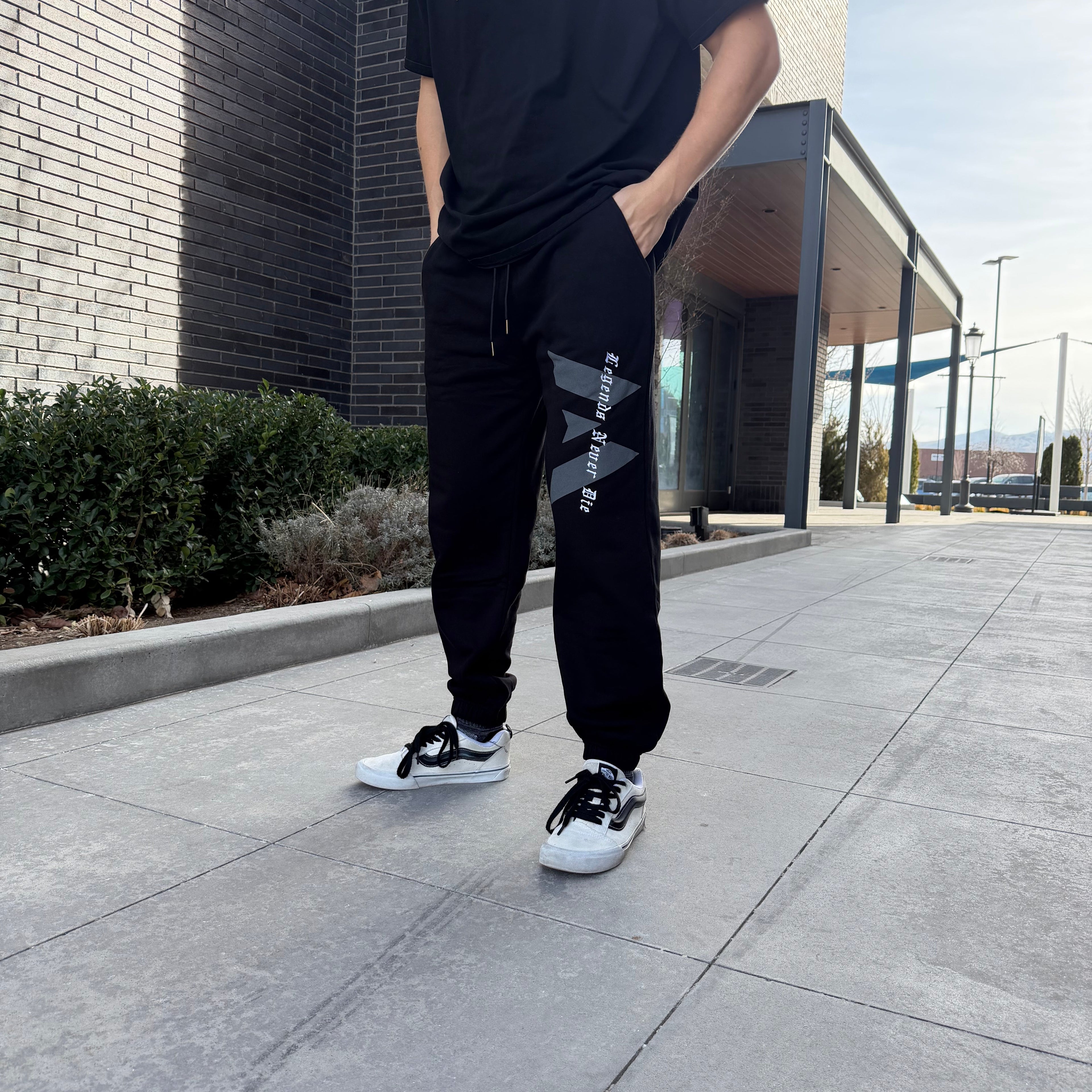 Legends Never Die Sweats (Black)